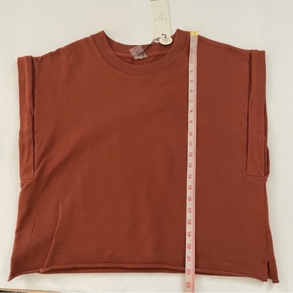 New Calia Extended Shoulder Sleeveless Top Caramelized Walnut - Picture 6 of 7